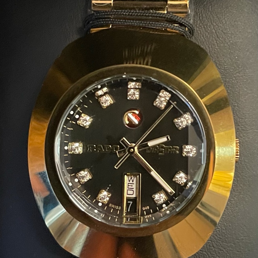 *GENTS RADO WATCH BLACK AND GOLD WITH DISPLAY BOX*